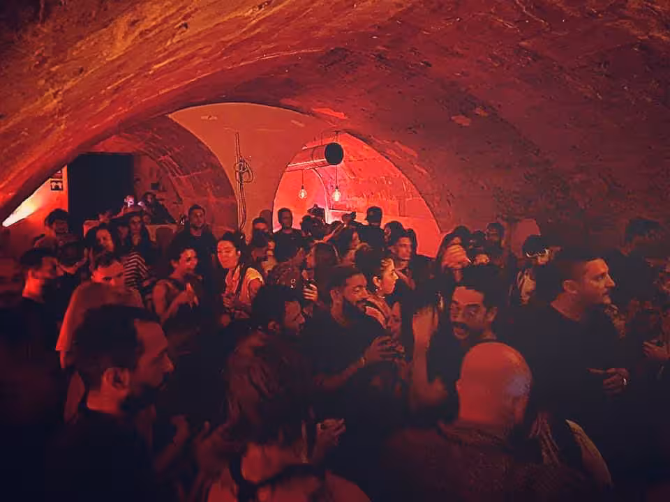 ESMOLI CLUB